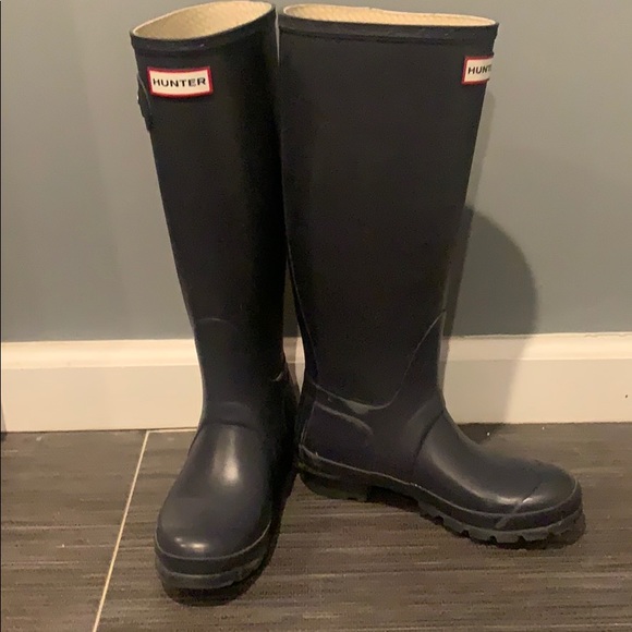 Tall Hunter rain boots lightly worn!! - Picture 2 of 5